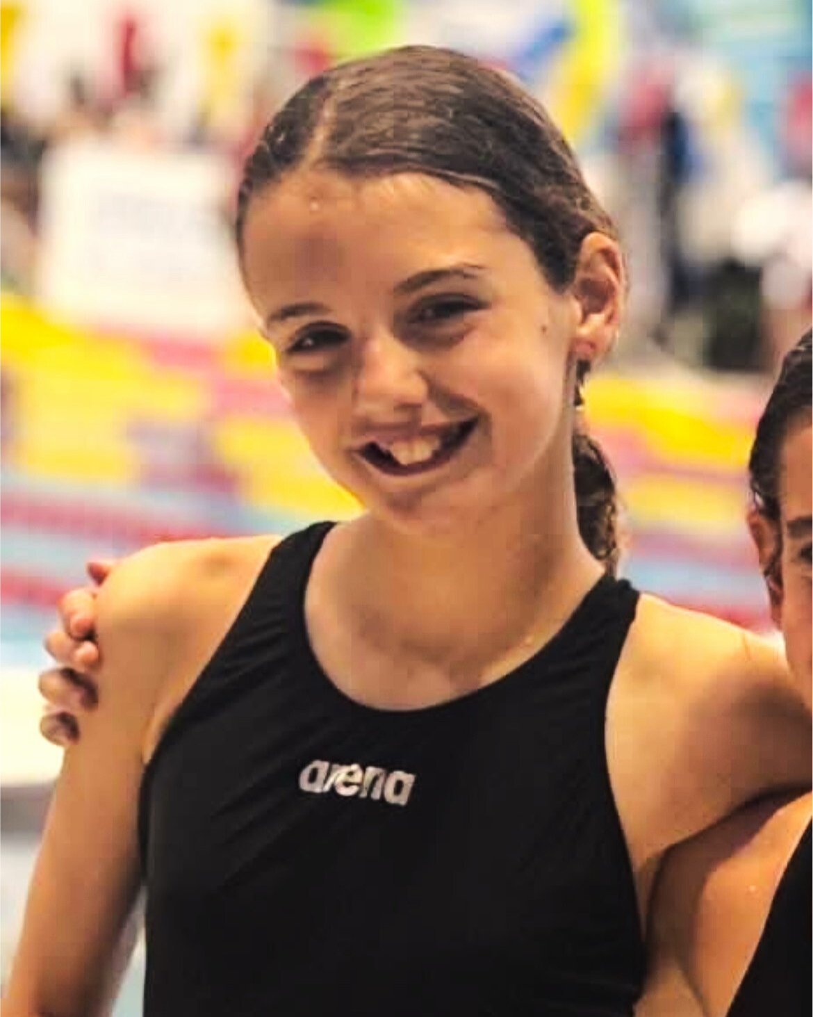 Constantina Maroulis fait des vagues, dans et hors de la piscine !